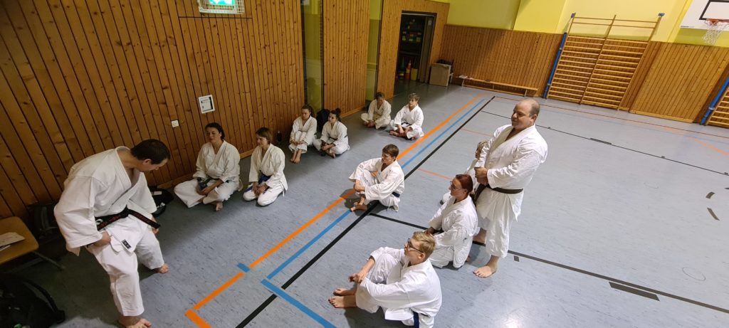 Karate Theorie mit Volker im Freitagstraining